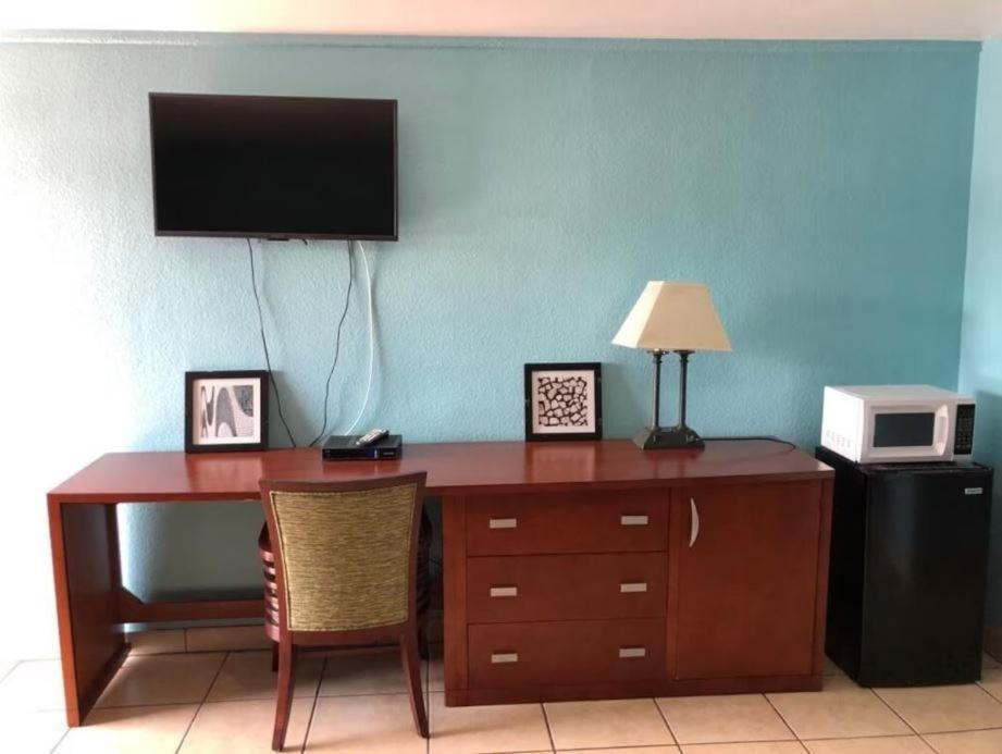 Economy Suites Winter Haven Esterno foto