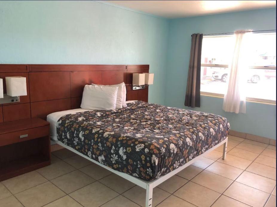 Economy Suites Winter Haven Esterno foto